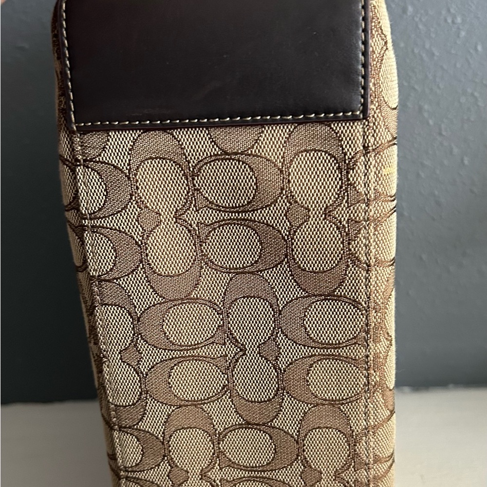 Coach F58282 Vintage Jacquard Tan and Brown Signature Tote - Picture 6 of 9